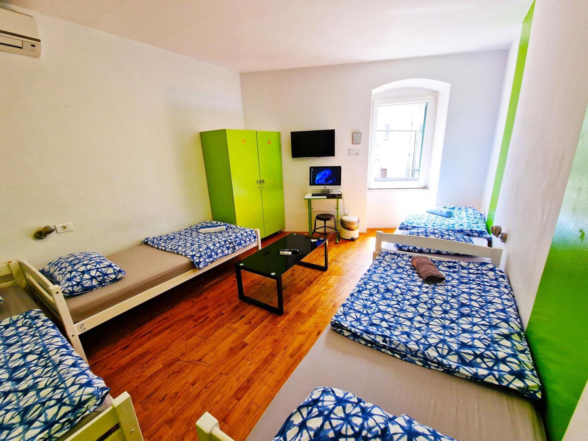 Croparadise Hostel Spalato Esterno foto